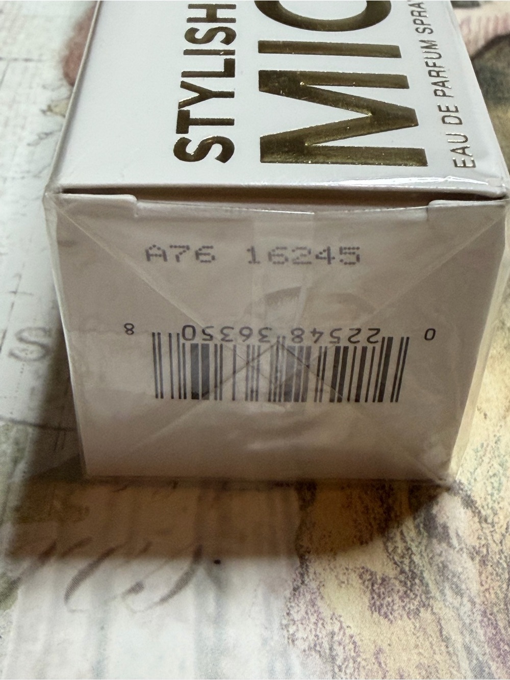 Michael Kors Amber Fragrance with Gold Accents - Picture 5 of 5